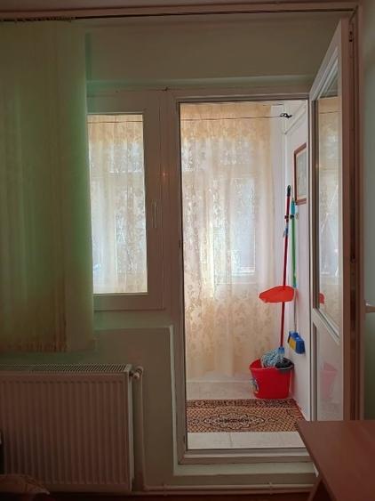 Apartament cu 2 camere semidecomandat, mobilat în Central