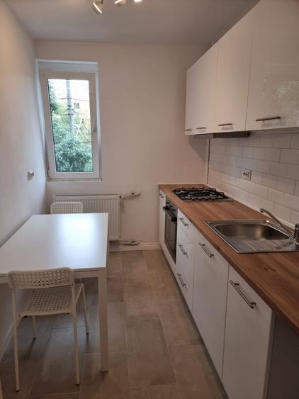 Apartament cu 2 camere semidecomandat, mobilat în Grivița