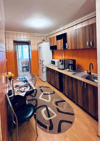 Apartament cu 2 camere decomandat în Micro 20