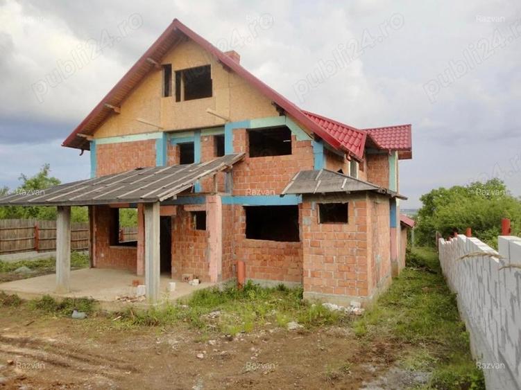 Casă cu 6 camere cu Teren 1510 Mp în Găgeni