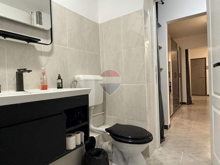Apartament cu 3 camere decomandat, mobilat în Apusului