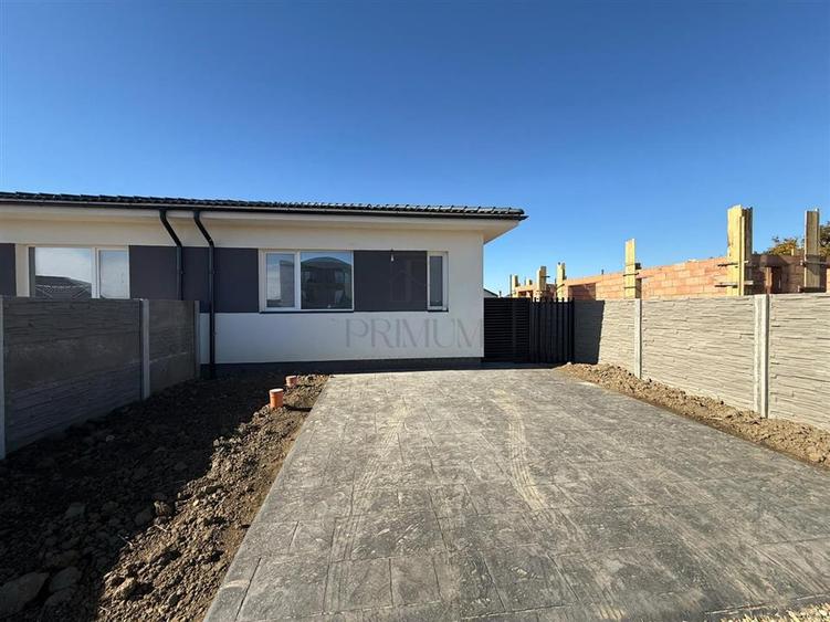 Duplex cu 3 camere cu Teren 370 Mp în Bucovăț (Remetea Mare)