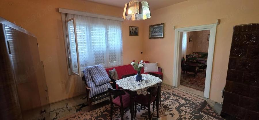Casă cu 3 camere cu Teren 1600 Mp în Exterior Vest