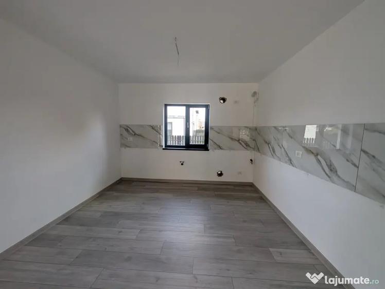 Casă cu 4 camere cu Teren 400 Mp în Central