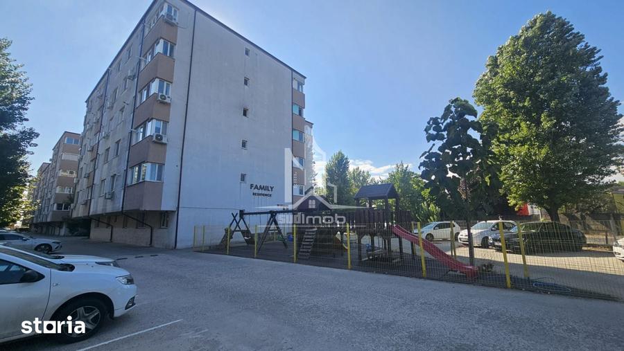 Garsonieră decomandată în Vest