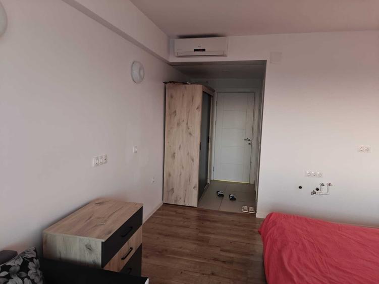Garsonieră decomandată în 23 August