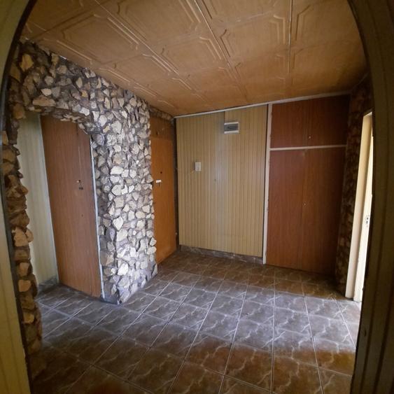 Apartament cu 4 camere decomandat în Olteniței