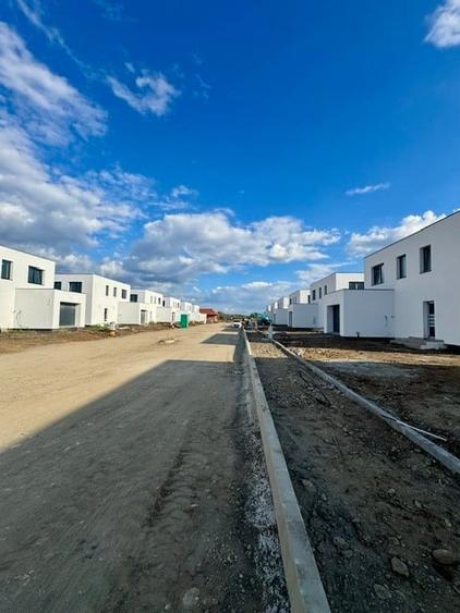 Casă individuală cu 4 camere cu Teren 442 Mp în Unirii