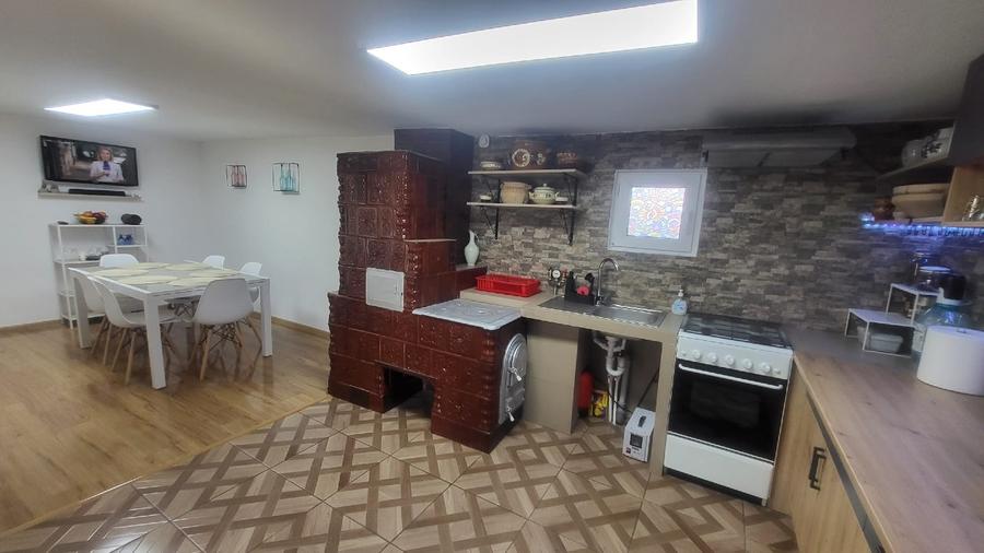 Casă individuală cu 5 camere cu Teren 4500 Mp în Jiana Mare