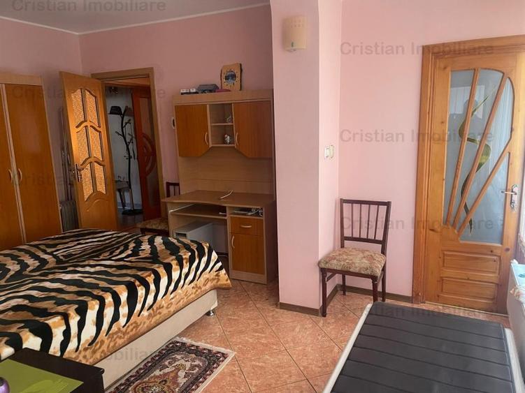 Apartament cu 4 camere semidecomandat în Hipodrom