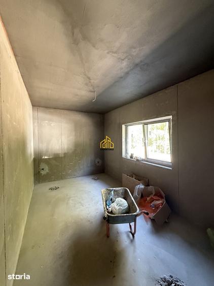 Casă cu 3 camere semidecomandat cu Teren 295 Mp în Clinceni