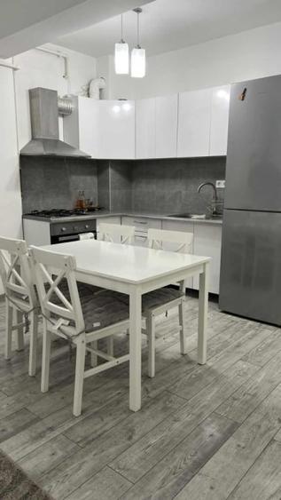 Apartament cu 2 camere semidecomandat, mobilat în Florești