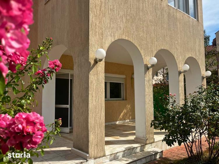 Casă cu 3 camere cu Teren 302 Mp în Central