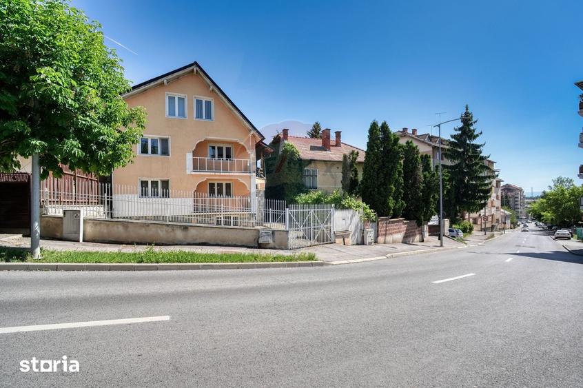 De vanzare proprietate mare S+P+1+M, comision 0% - 10