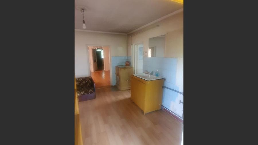 Casă cu 3 camere cu Canalizare în Băicoi