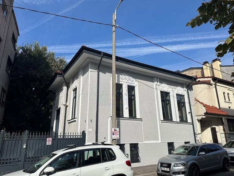 Casă individuală cu 6 camere cu Canalizare în Unirii