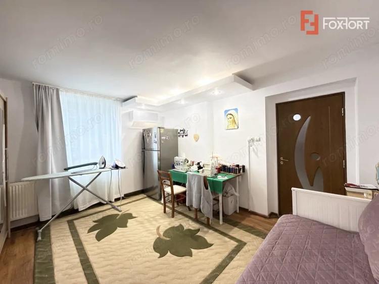 Apartament cu 2 camere semidecomandat, mobilat în Ronaț