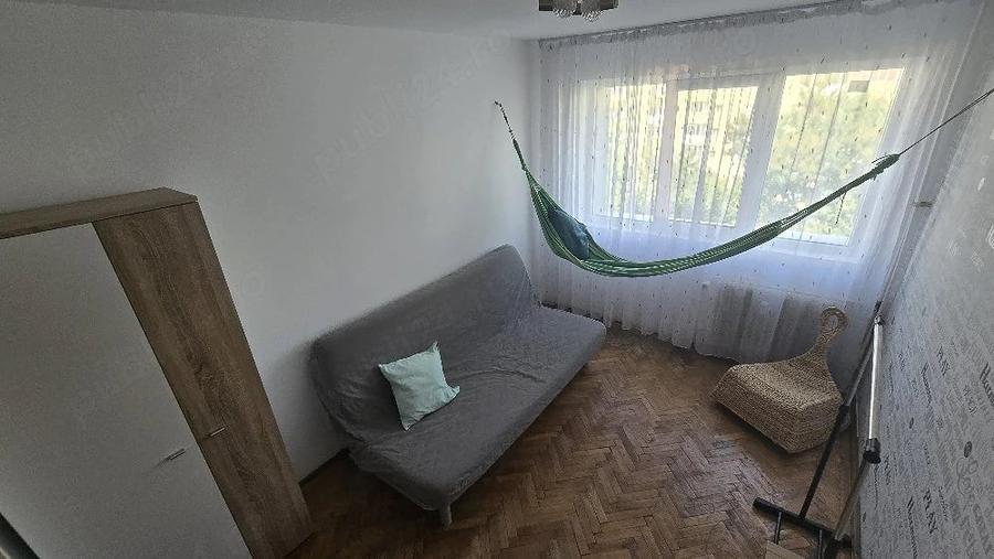 Apartament cu 3 camere semidecomandat în Veteranilor