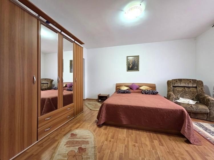 Casă individuală cu 3 camere cu Garaj în Oituz