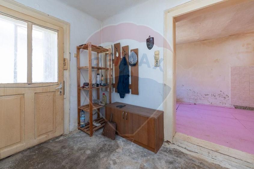 Casă cu 2 camere cu Teren 620 Mp în Schei