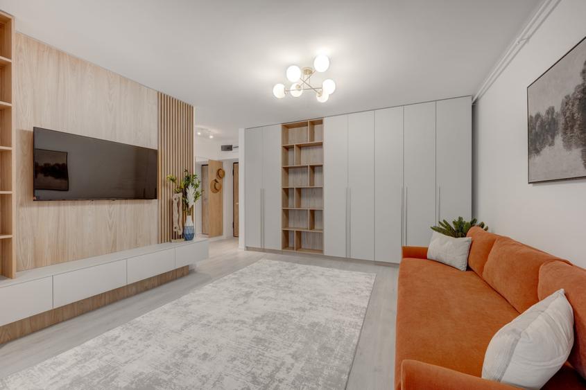 Apartament cu 2 camere semidecomandat, mobilat în Industriilor