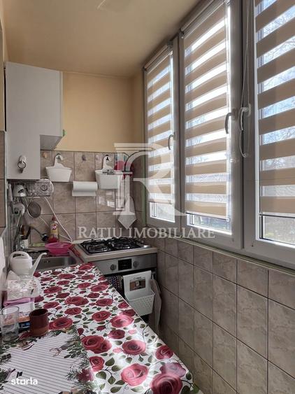 Apartament cu 3 camere semidecomandat în Orașul Nou
