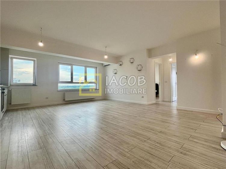 Apartament cu 3 camere semidecomandat, mobilat în Ștefan cel Mare