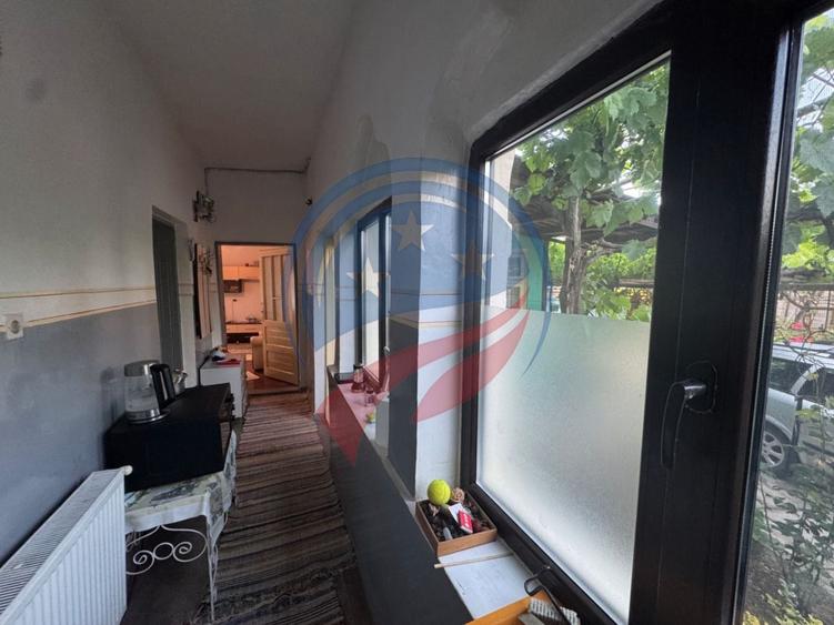 Casă individuală cu 7 camere cu Teren 3300 Mp în Orodel