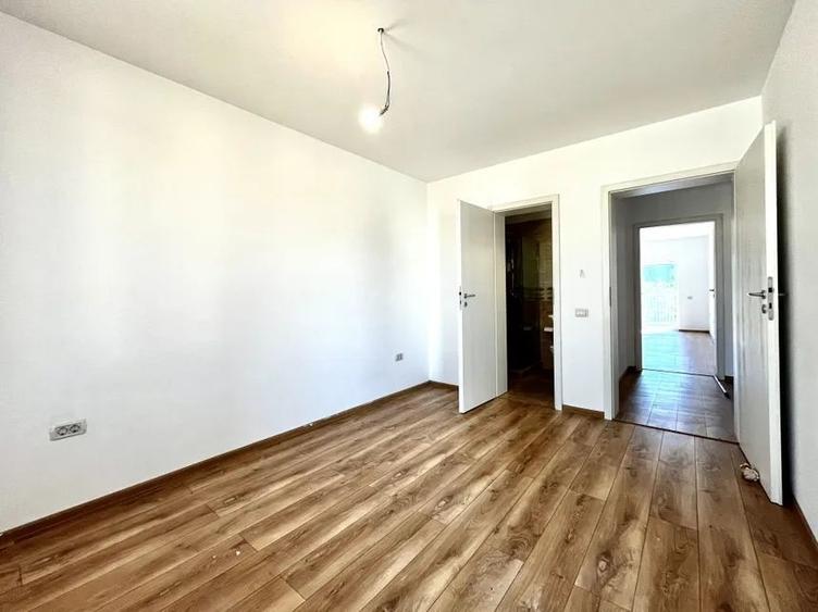 Duplex cu 5 camere cu Canalizare în Giroc
