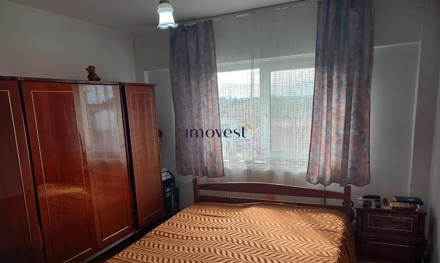 Apartament cu 3 camere decomandat în Carpați 2