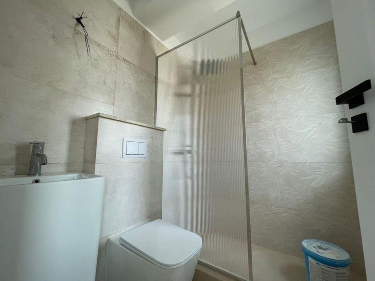 Casă individuală cu 4 camere cu Canalizare în Central