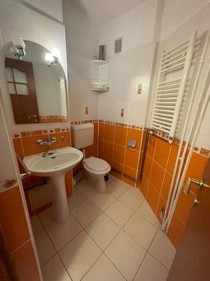 Apartament cu 3 camere decomandat, mobilat în Ultracentral