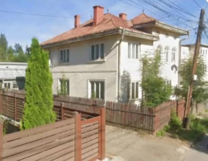 Casă cu 3 camere cu Teren 300 Mp în Central