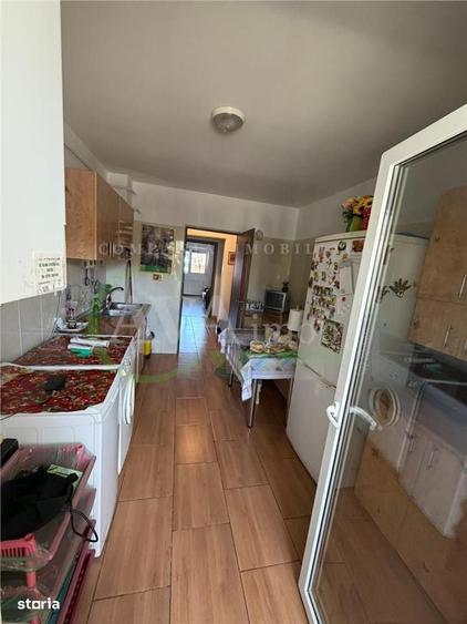 Apartament cu 3 camere decomandat în Mioriței