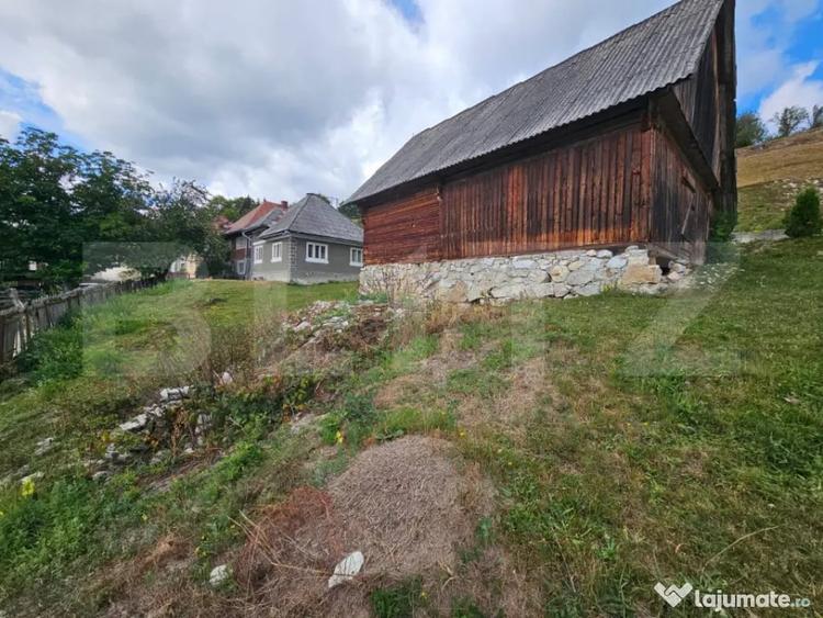 Casă cu 7 camere cu Teren 1855 Mp în Tomuțești