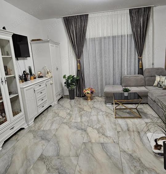 Casă cu Teren 300 Mp în Central