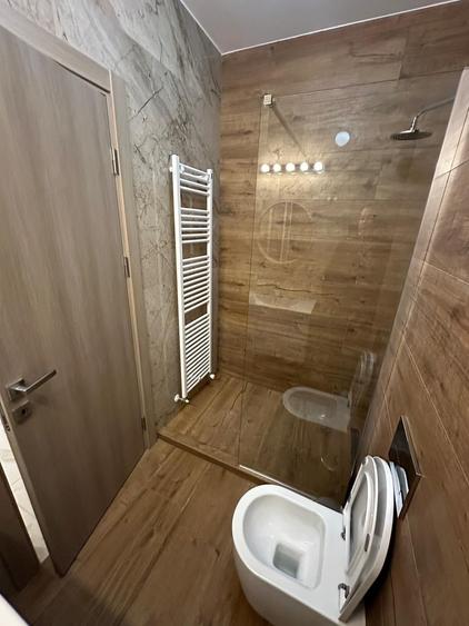 Apartament cu 3 camere semidecomandat în Brâncoveanu