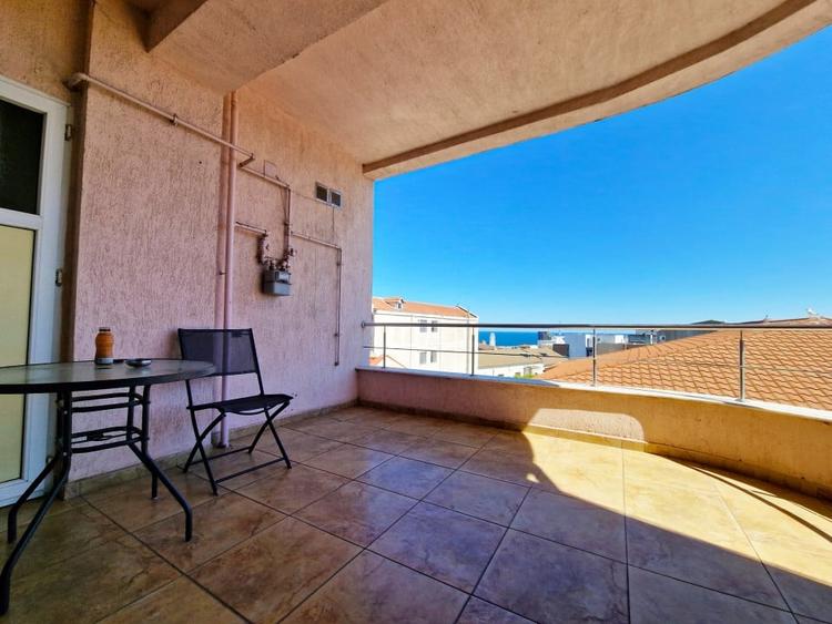 De închiriat Apartament de 3 Camere, Vedere la Mare, în Centru, 180mp utili. - 6