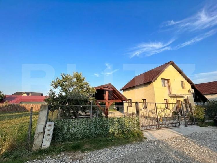 Casă individuală cu 4 camere cu Teren 500 Mp în Vulcan