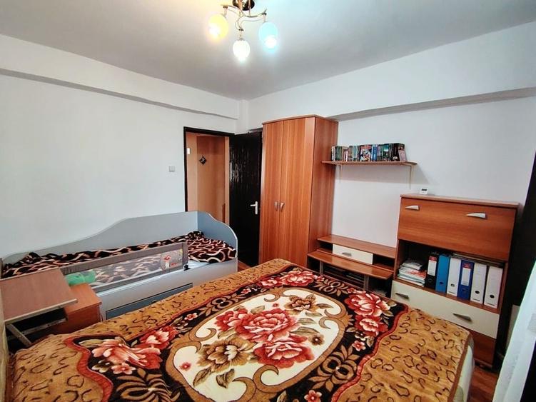 Apartament cu 4 camere decomandat în Ampoi 2