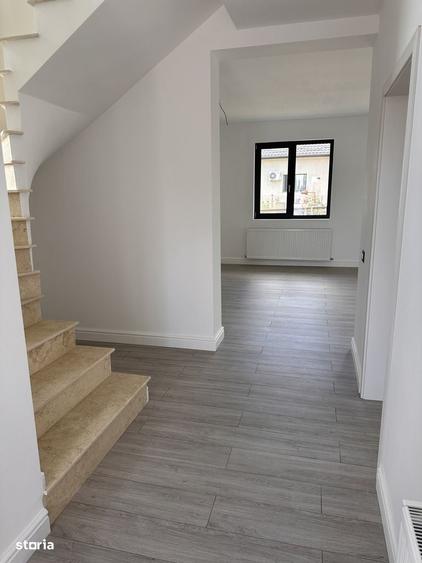Casă cu 4 camere în Central