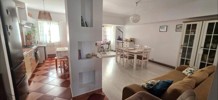 Apartament cu 3 camere decomandat, mobilat în Brazda lui Novac