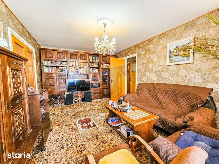 Apartament cu 4 camere în Vatra Luminoasă