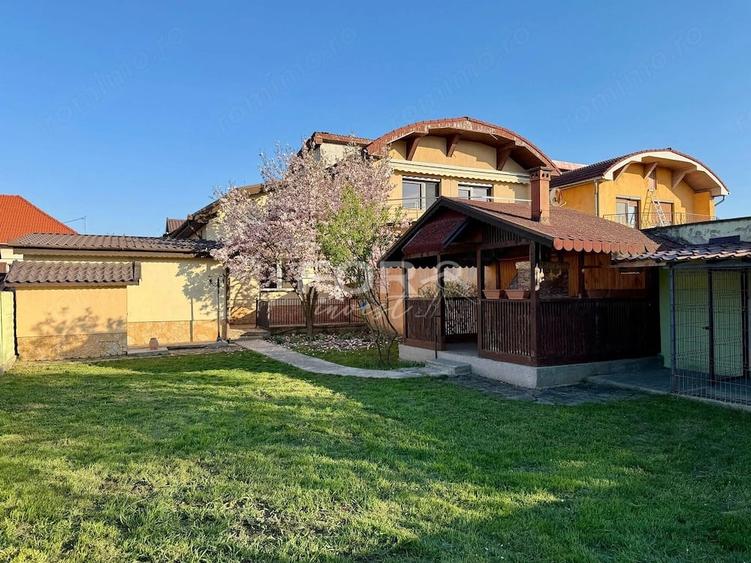 Casă cu 6 camere cu Teren 428 Mp în Iosia