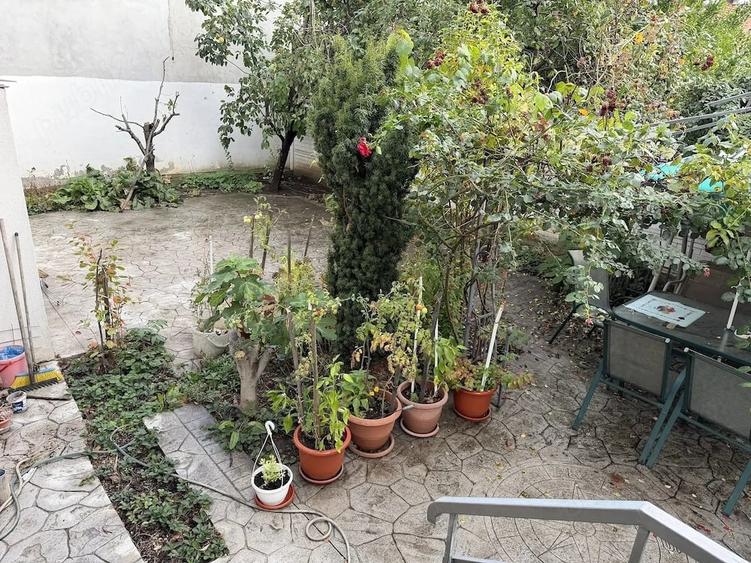 Apartament cu 3 camere în Dămăroaia