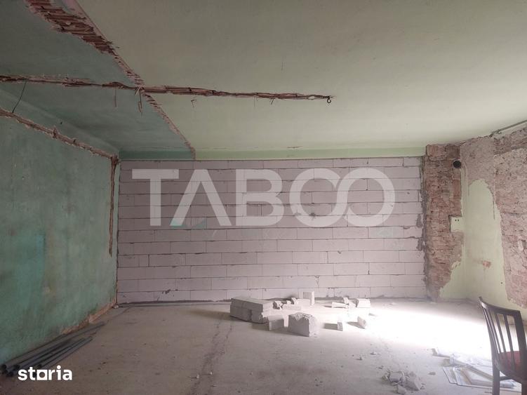 Apartament cu 2 camere semidecomandat în Central