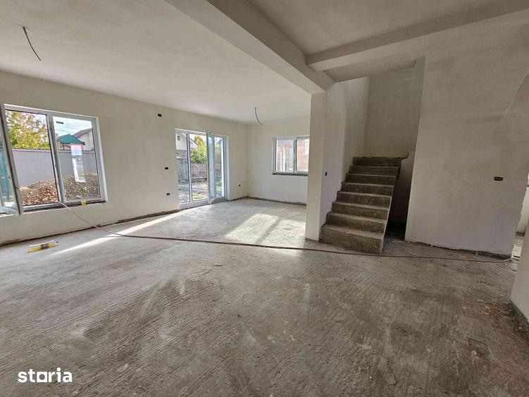 Casă cu 4 camere cu Teren 360 Mp în Sânmartin