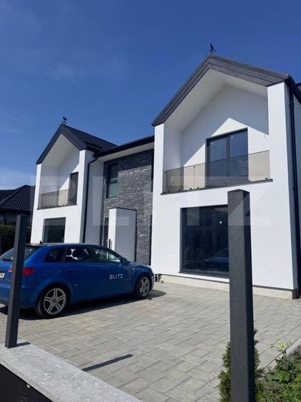 Duplex cu 4 camere cu Canalizare în Exterior Sud