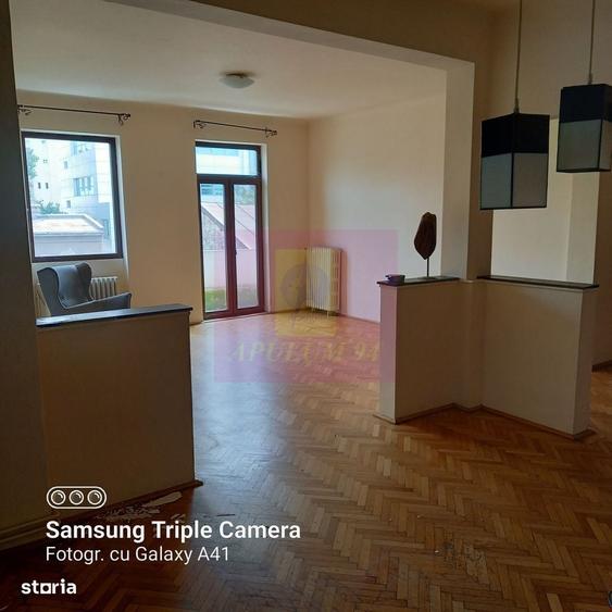 Apartament cu 4 camere în Mitropolie