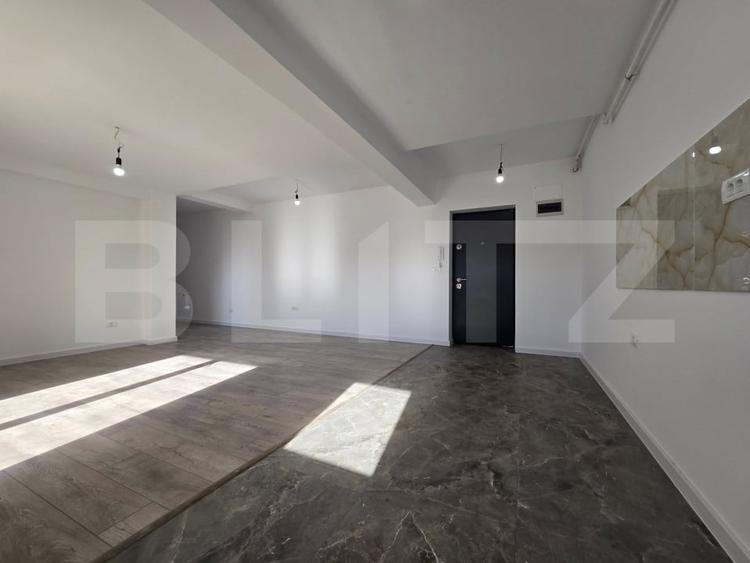 Apartament cu 3 camere decomandat în Torontalului
